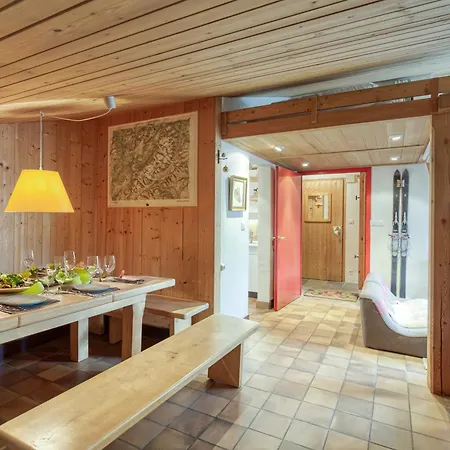 Apartament Apt Le Grenier Ski-In/Ski-Out Views, Sleeps 7 - Happy Rentals Chamonix
